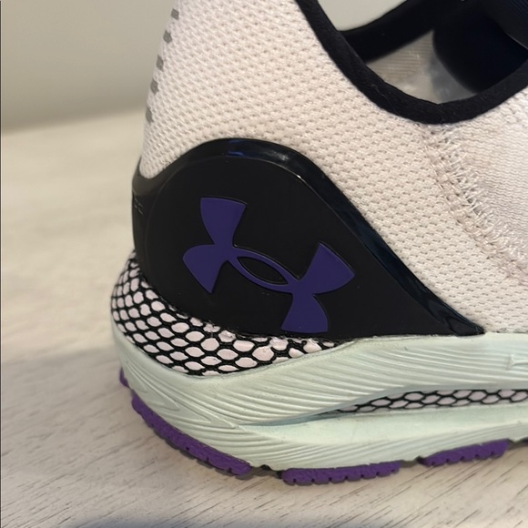 Under Armour HOVR Sonic 5  Athletic Shoes - Picture 2 of 10